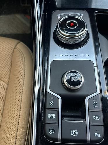 Транспорт: Kia Sorento: 2021 г., Автомат, Бензин, Кроссовер — 7