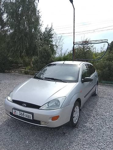 Ford Focus: 2001 г., 1.6 л, Механика, Бензин, Хэтчбэк