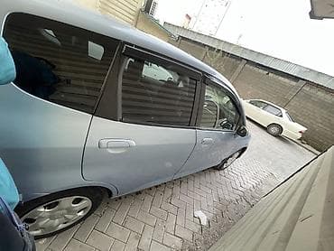 Honda Fit: 2002 г., 1.5 л, Автомат, Бензин, Хэтчбэк — 8