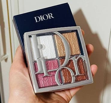 Палетка для макияжа Dior (4 оттенков)
Оригинал 100%
Новый 🆕