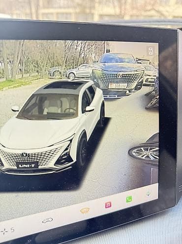byd one up: Changan Uni-T: 2025 г., 1.5 л, Автомат, Бензин, Лифтбек — 4