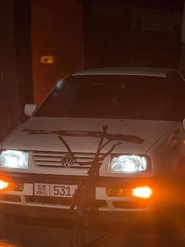 tourer v салон: Volkswagen Vento: 1997 г., 2 л, Ручные, Бензин, Седан — 6