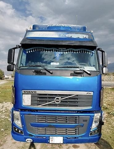 814 d: Тягач, Volvo, Тентованный — 1