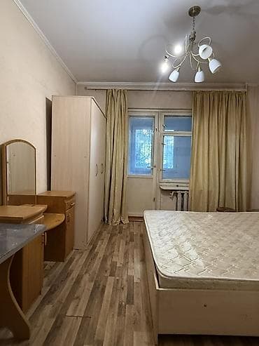 Батирлер: 2 бөлмө, 51 м², 105-серия, 1 кабат, Эски ремонт — 3