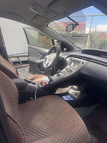 солярис 2015: Toyota Prius: 2015 г., 1.8 л, Вариатор, Гибрид, Хэтчбэк — 9