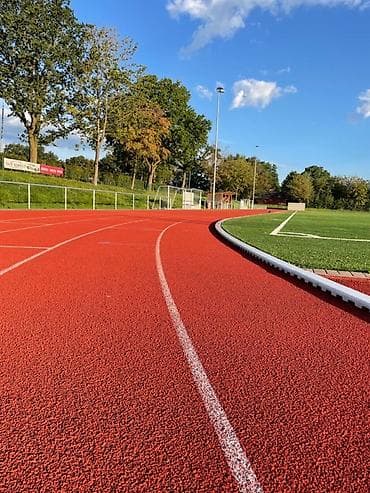 продаю дорожки: Устройство беговых дорожек под ключ Литой резиновый спортпокрытие — 2
