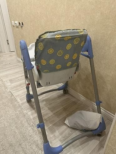 детский стульчик для кормления ребёнка: Детский стульчик для кормления. - Конструкция на устойчивой раме с — 1