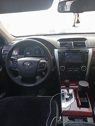 авто машину: Toyota Camry: 2012 г., Автомат, Бензин, Седан — 3