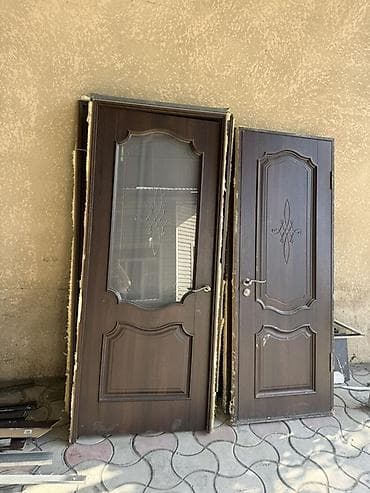 Межкомнатные двери из темного шпонированного полотна в классическом at lalafo.kg Межкомнатные двери из темного шпонированного полотна в классическом