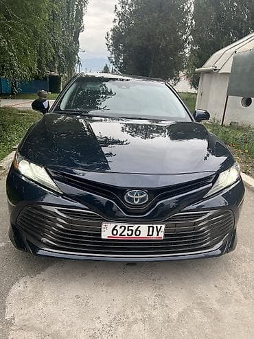 Toyota Camry: 2020 г., 2.5 л, Автомат, Гибрид, Седан