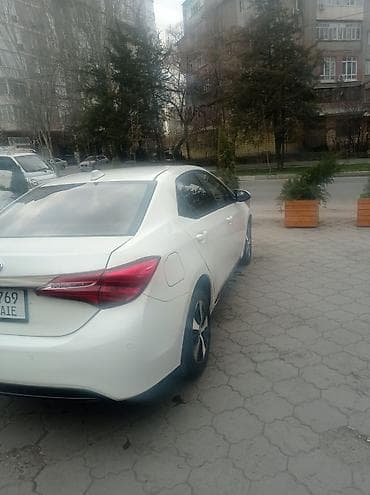 рассрочка авто лизинг: Toyota Corolla: 2019 г., 1.8 л, Робот, Гибрид, Седан — 4