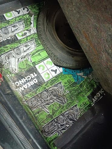 Продажа авто: Volkswagen Vento: 1993 г., 2 л, Механика, Бензин, Седан — 5