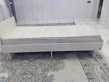 сокулук кун туу: Односпальная кровать с матрасом и выдвижными ящиками - Размер — 6