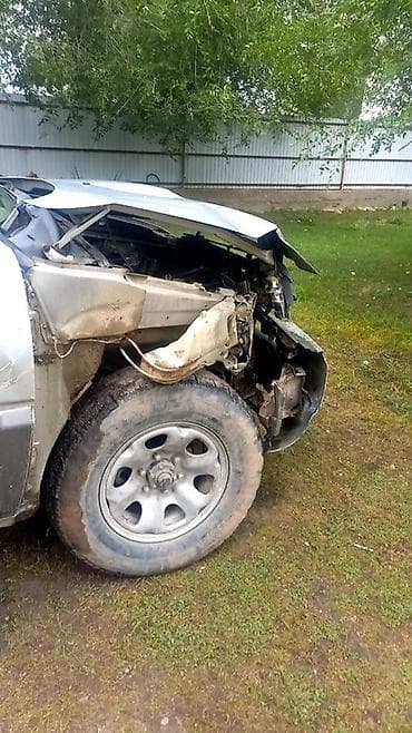 Унаа сатуу: Nissan Terrano II: 2002 г., 2.7 л, Кол менен иштөөчү, Дизель, Жол тандабас — 4