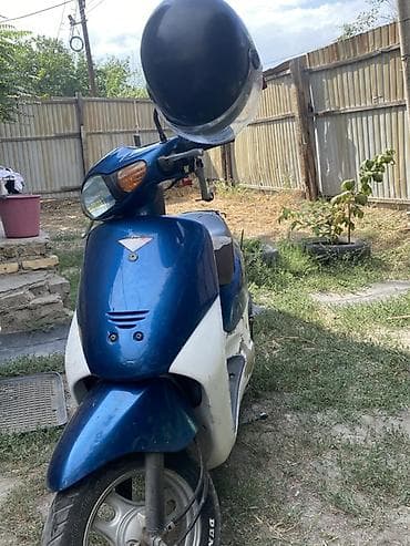 хонда дио стант: Скутер Honda Dio (AF-серия), синие/белые пластиковые панели. Влежение — 2