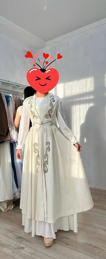 Кыз узатууга көйнөк, M, Куру менен, Колдонулган, түсү - Ак