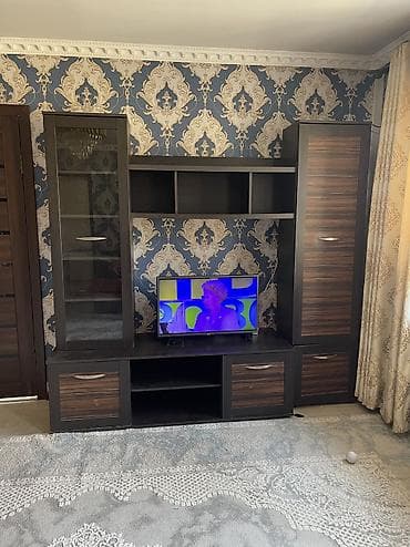 Комплекты столов и стульев: Гарнитур для зала, Б/у, Тумба под ТВ, ДСП, Самовывоз — 4