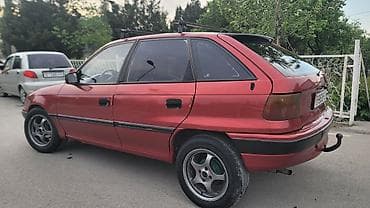 срочно продаю в связи с переездом: Opel Astra: 1992 г., 1.6 л, Механика, Бензин, Хэтчбэк — 4