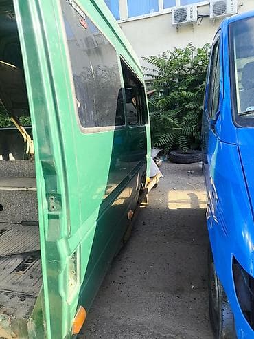 спринтер средний база: Mercedes-Benz — 2