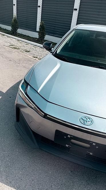 байди машина: Toyota bZ3: 2023 г., 1.5 л, Робот, Электромобиль, Седан — 4