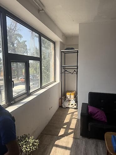 Кыймылсыз мүлк: Кеңселерди ижаралоо, 60 м², Менчик үйдө — 10