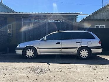 a6 c4: Toyota Avensis: 2001 г., 2 л, Механика, Дизель — 3