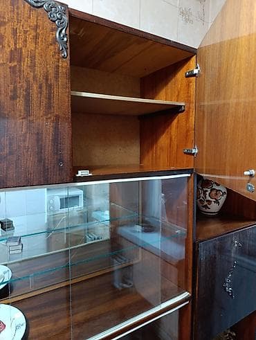 горка в гостиную: Стенка-шкаф, Тип стенки-шкафа: Советская, Для зала, Б/у, Особенности: Для хранения посуды — 2