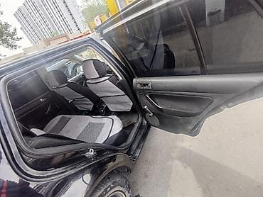 Продажа авто: Volkswagen Golf: 2001 г., 1.4 л, Механика, Бензин, Хэтчбэк — 8