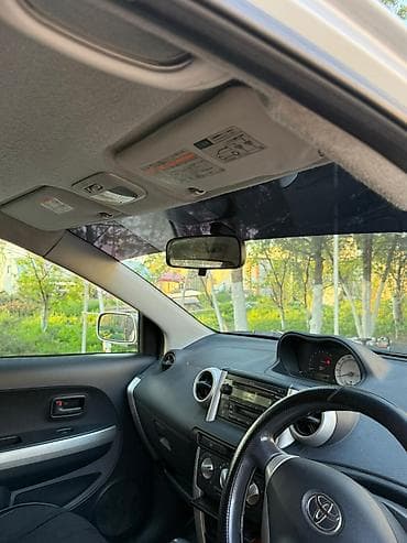 santa fe 2017: Toyota Ist: 2003 г., 1.3 л, Автомат, Бензин, Хэтчбэк — 9