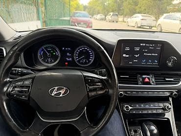 lexus e: Hyundai Grandeur: 2018 г., 2.4 л, Автомат, Бензин, Седан — 6