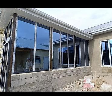 Двери и комплектующие: Алюминиевое окно на заказ, Тип окна: Витражные, Декоративные особенности: Фрамуга, Бесплатная установка, Без рассрочки — 10