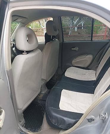 audi 4: Nissan March: 2001 г., 1.2 л, Автомат, Бензин, Хэтчбэк — 3