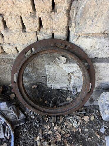 Металлическое кольцо/фланец с продолговатыми монтажными отверстиями