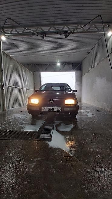 Volkswagen Passat: 1992 г., 1.8 л, Типтроник, Газ, Седан at lalafo.kg Volkswagen Passat: 1992 г., 1.8 л, Типтроник, Газ, Седан