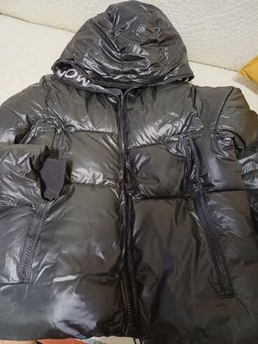 купить женский пуховик большого размера: Утеплённая женская/унисекс куртка-пуховик, глянцевый чёрный цвет — 1