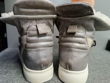 зимний обув мужской: Ботинки женские зимние. Очень теплые. Размер - 38. Материал - кожа — 6