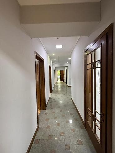 английский квартал бишкек: Аренда офисов, 200 м², В жилом комплексе, 1 линия, С отдельной кухней, С отдельным входом — 9