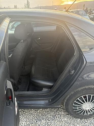 ом: Volkswagen Polo: 2011 г., 1.6 л, Механика, Бензин, Седан — 5
