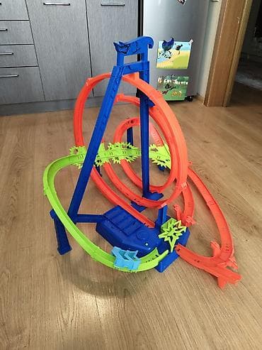 Игровые треки для машинок Hot Wheels (набор из нескольких трасс) -