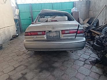 Запчасти натойота камри седан 25кузовседан универсал.Зад