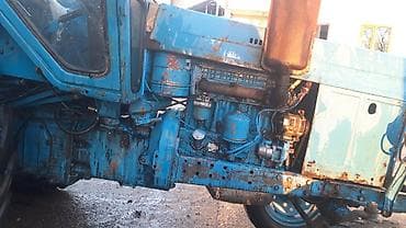 водный матор: Трактор колесный с кабиной + навесная сеялка Описание: - Колесная — 8