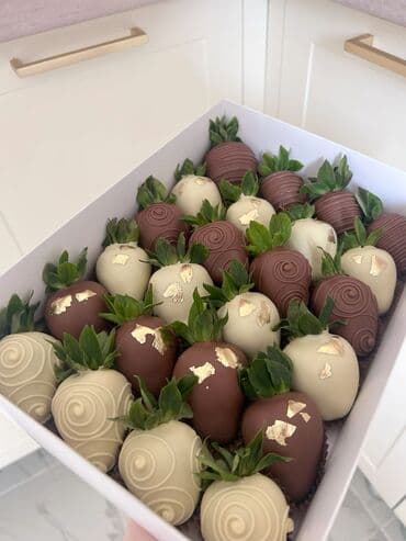 кондитерское оборудование: Клубника в шоколаде на заказ S- 9шт - 990сом М-12шт - 1320сом L- 16шт — 7