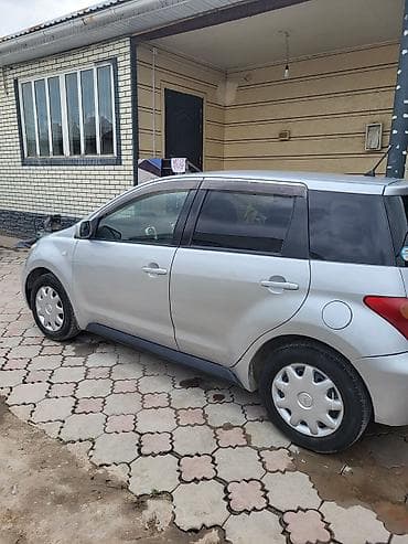 suzuki lets: Toyota Ist: 2003 г., 1.3 л, Автомат, Бензин, Хэтчбэк — 5