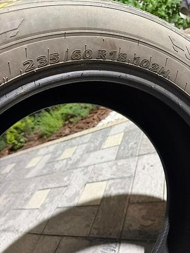 Унаа: Шиналар 235 / 60 / R 18, Жай, Колдонулган, Жол тандабастар (АТ/МТ), Kumho — 1