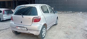 тайота vish: Toyota Vitz: 2001 г., 1.3 л, Автомат, Бензин, Хэтчбэк — 5