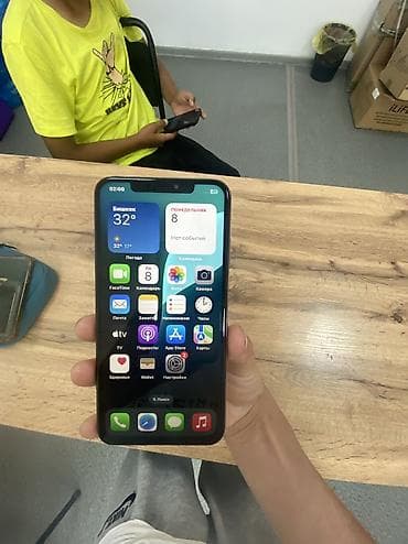3 3: IPhone Xs Max, Б/у, 512 ГБ, Золотой, Зарядное устройство, Защитное стекло, Чехол, 100 % — 2