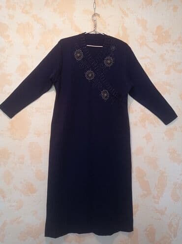 Киреге берилүүчү кийимдер: ПЛАТЬЕ ЖЕНСКОЕ б/ у( ТЁПЛОЕ осеннее длинное ) в ХОРОШЕМ — 1