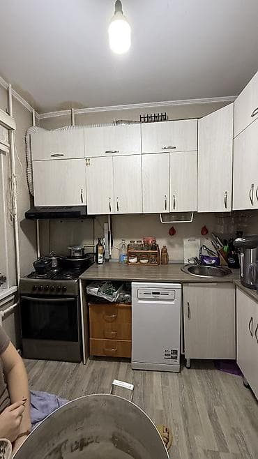 спальные гарнитуры бишкек: Спальный гарнитур, Б/у, Двуспальная кровать, Шкаф, ДСП, цвет - Коричневый — 5