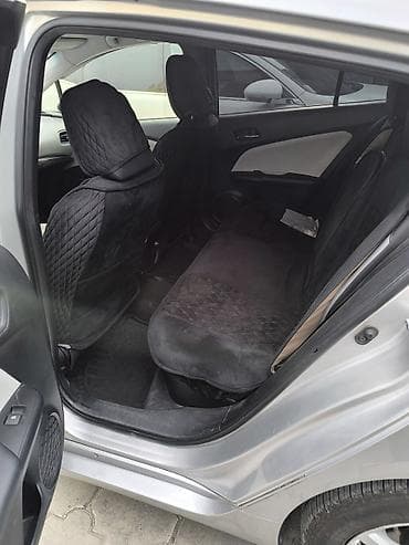 highlander 2012: Toyota Prius: 2016 г., 1.8 л, Автомат, Гибрид, Лифтбек — 8