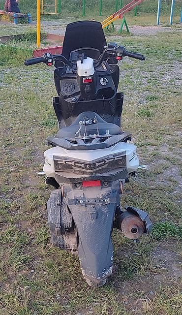 super soco ts: Тип скутера 50 куб. см, Бензин — 3